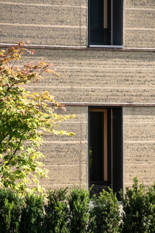 Groß (ERDEN_Buchs_Groffeldgasse_cbyHannoMackowitz-_HMA7240-min).jpeg