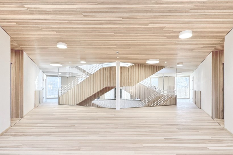 KINDERHAUS RANKWEIL MARKT_DOPPELTREPPE@CHRISTIAN SCHMOELZ ARCHITEKT-min.jpeg