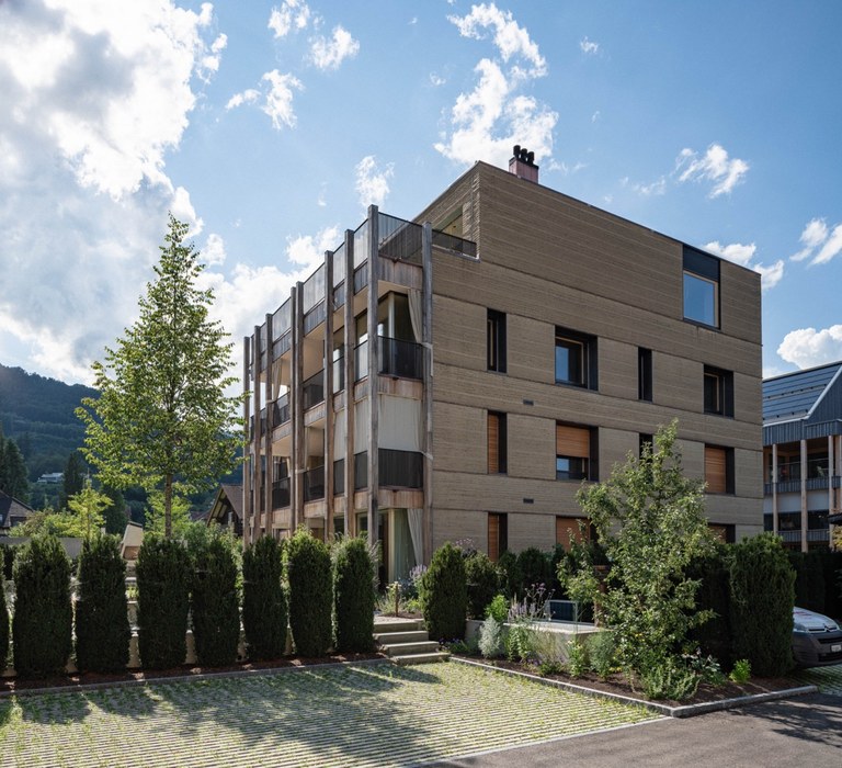 Groß (ERDEN_Buchs_Groffeldgasse_cbyHannoMackowitz-_HMA7120-min).jpeg