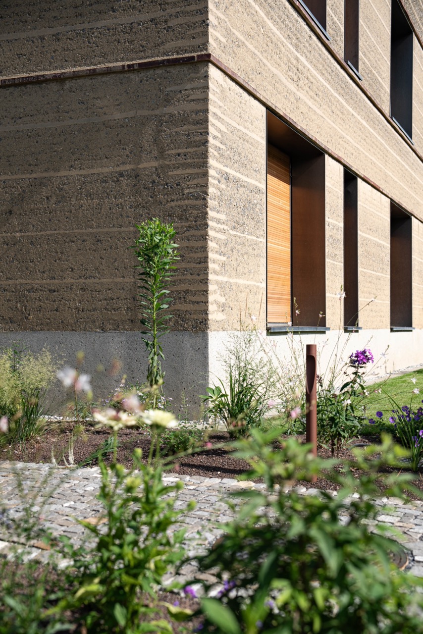 Groß (ERDEN_Buchs_Groffeldgasse_cbyHannoMackowitz-_HMA7195-min).jpeg